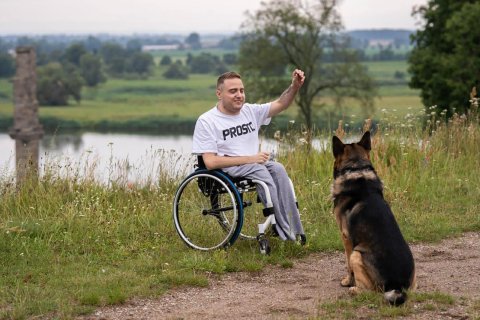 Ami znaczy przyjaciel