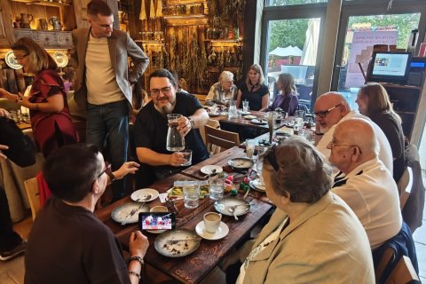 Kawa z Fundacją w Poznaniu. Przy jednym stole