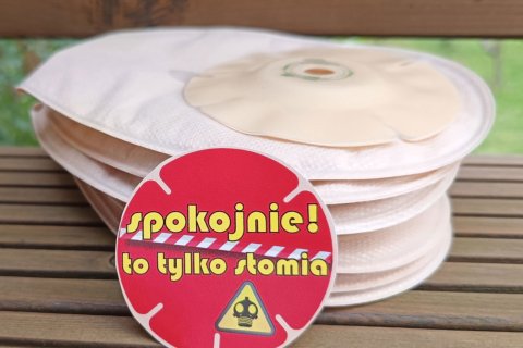 Stomia od kuchni. Włoski na skórze wokół stomii. Golić, przycinać, zostawić?